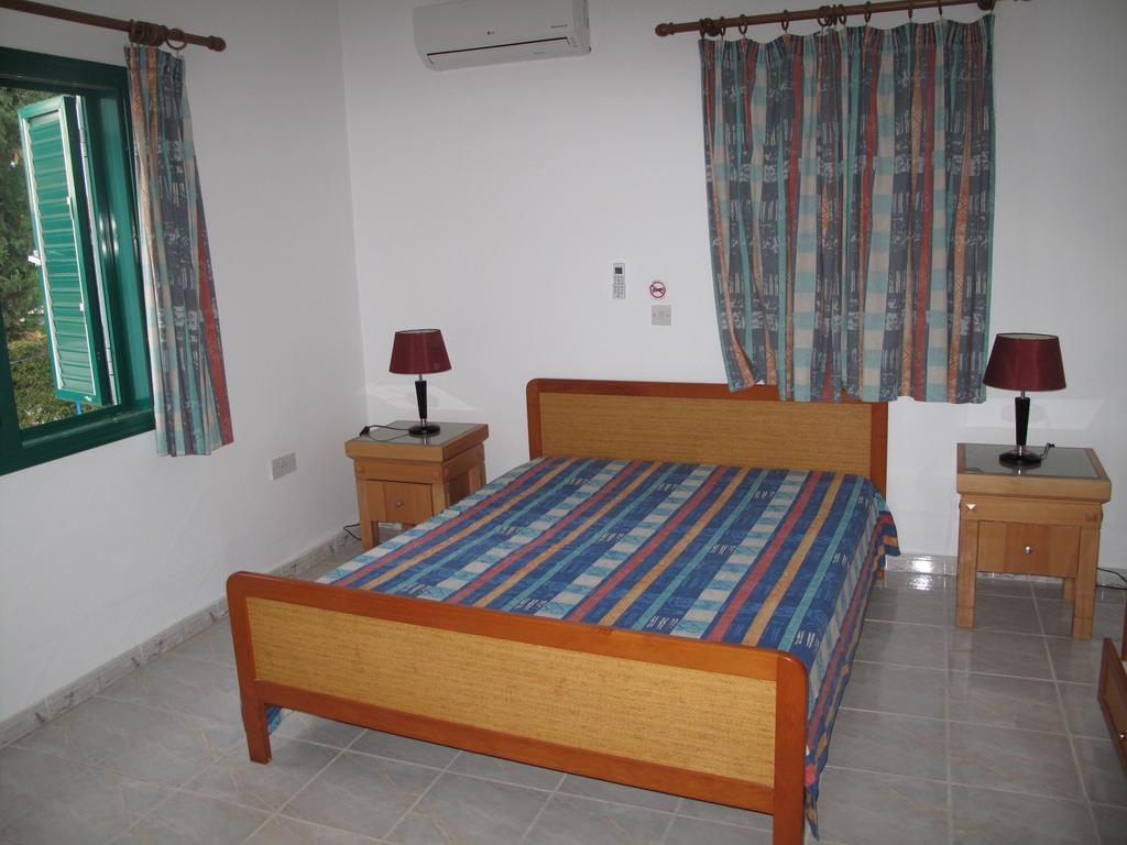 Chriseleni Latchi Villas Polis Bagian luar foto